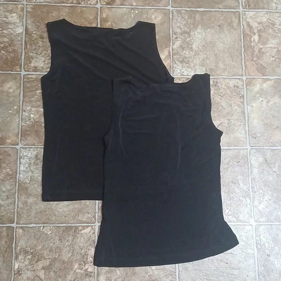 2 Chicos Travellers Black Sleeveless Ribbed Tank Tops Size 10 - Picture 3 of 3
